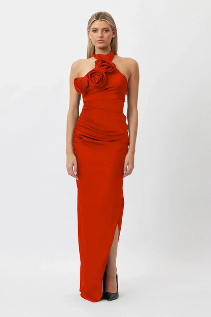 ROSA | ROBE HALTER FOURREAU AVEC FLEURS EN SATIN