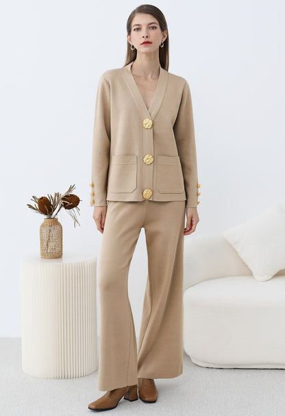 SOFIA | ENSEMBLE TRICOT CARDIGAN COL V BOUTONS DORÉS & PANTALON LARGE