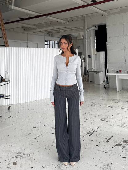 NORA | CARDIGAN CROP CÔTELÉ BOUTONNÉ AJUSTÉ
