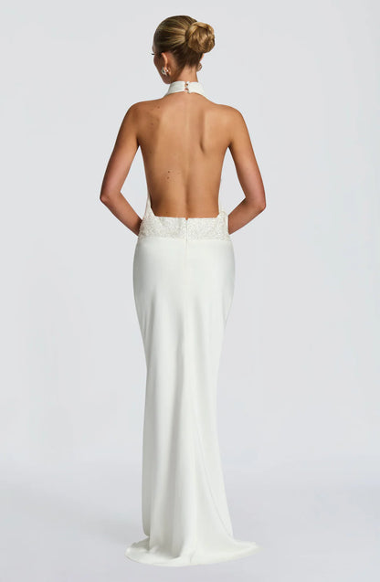SÉLÉNA | ROBE LONGUE HALTER DRAPÉE DOS NU AVEC DÉTAILS EN DENTELLE