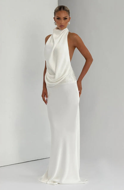 SÉLÉNA | ROBE LONGUE HALTER DRAPÉE DOS NU AVEC DÉTAILS EN DENTELLE