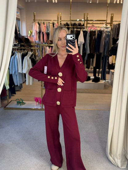 SOFIA | ENSEMBLE TRICOT CARDIGAN COL V BOUTONS DORÉS & PANTALON LARGE