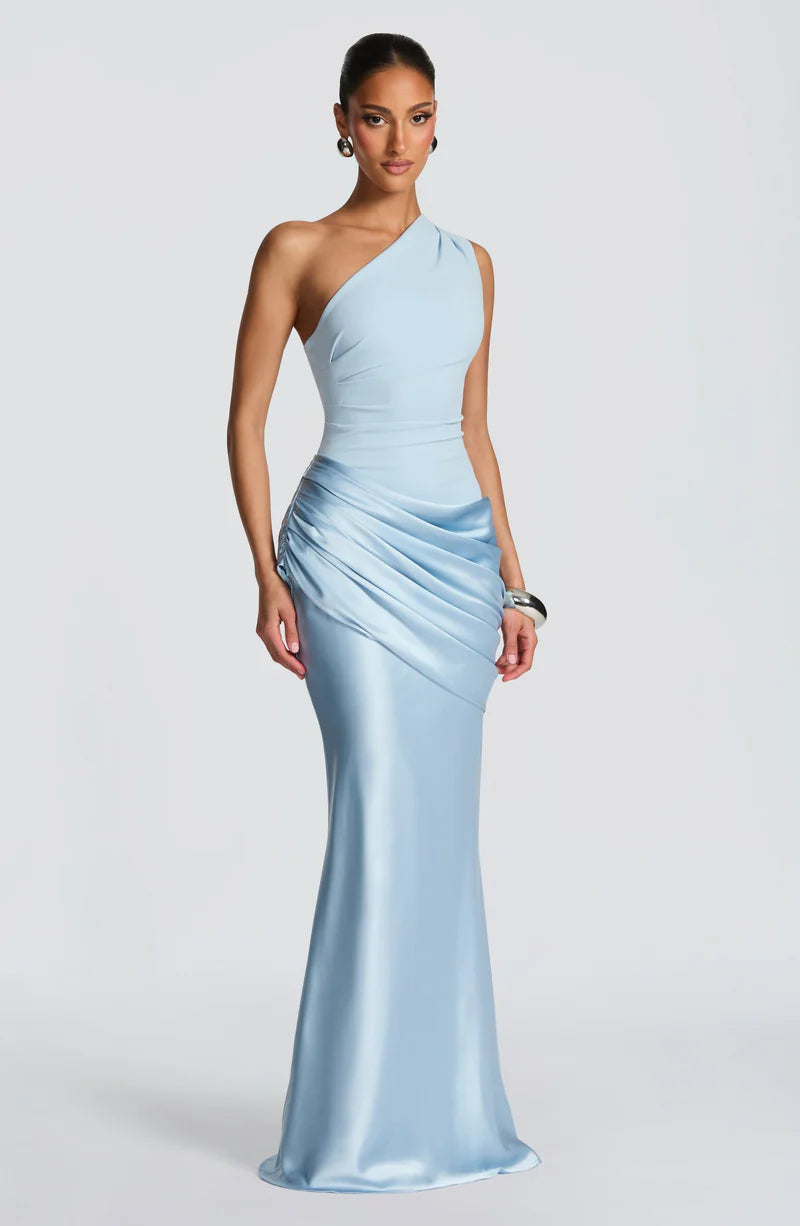 ARIA | ROBE LONGUE MONOBRETELLE EN SATIN DRAPÉE EFFET SIRÈNE